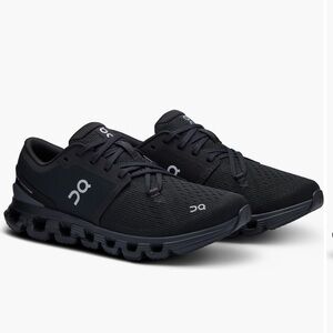 On Cloud X 4 Men’s brand new in box size 9 M